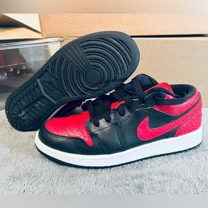 Nike Air Jordan 1 Low GS ‘Bred’ Size 6Y
